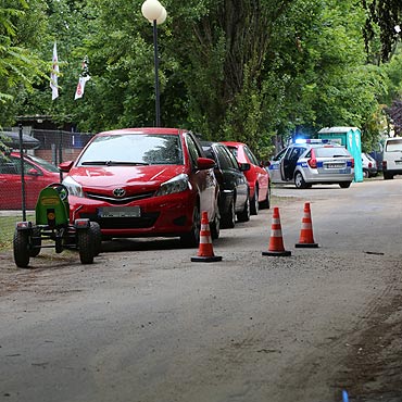 Czoowe zderzenie. Samochd potrci dziecko na gokarcie 