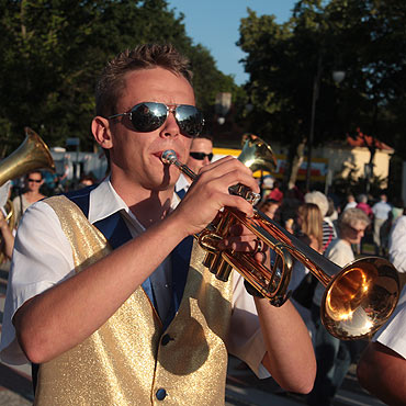 Orkiestra ze Szczutowa rozkołysała promenadę