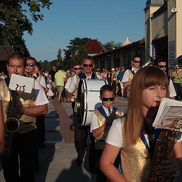 Orkiestra ze Szczutowa rozkołysała promenadę