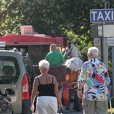 Dorokarze blokuj zatoczki przy promenadzie