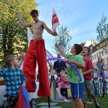 Sztandary FAMY za³opota³y na Placu Wolno¶ci