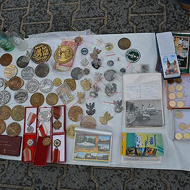 Dziwności, różności i inne oryginalności – czyli co można kupić na pchlim targu