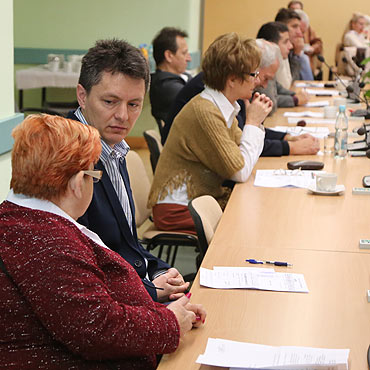 Zamknięte oczy, zasłonięte uszy, byleby przegłosować