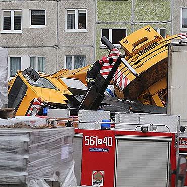 Przewrci si dwig na budowie Kauflandu. Mogo doj do tragedii. Zobacz film!