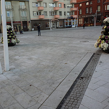 Plac Wolności znowu mocno brudny!