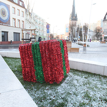 Podwietlane prezenty zdobi ju Plac Wolnoci
