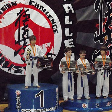 winoujska Akademia Karate Kyokushin znowu z tarcz i medalami