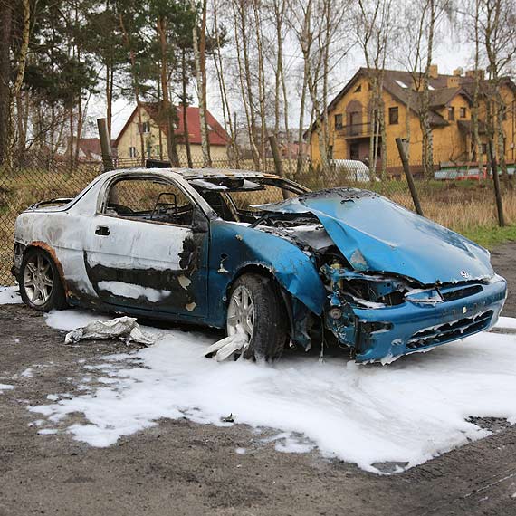 Przy ulicy Szkolnej spona mazda