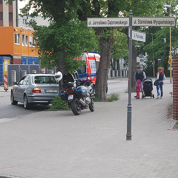 Zamiast się zatrzymać wjechał na skrzyżowanie