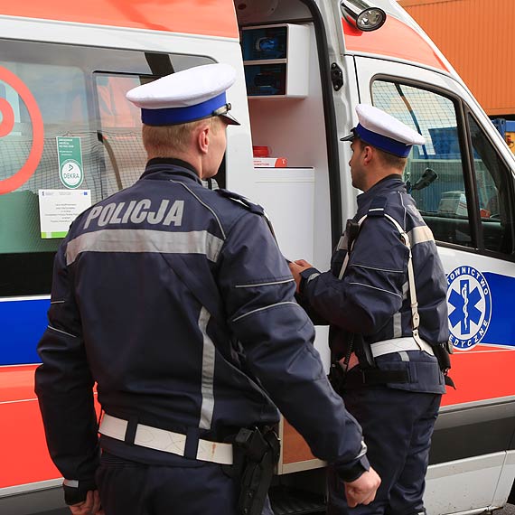 Zamiast się zatrzymać wjechał na skrzyżowanie