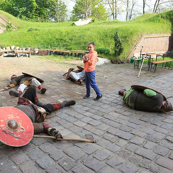 Przedsiębiorcy porwani przez Wikingów w odległe średniowiecze. Zobacz zdjęcia i film!