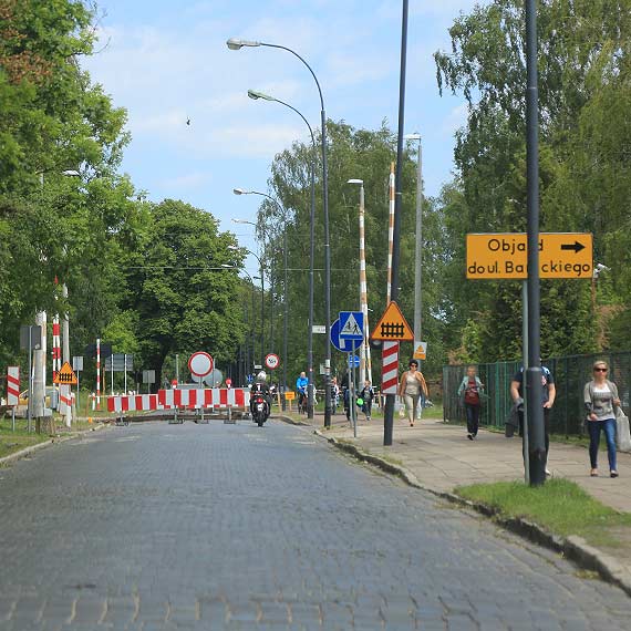 Czytelnik pisze w sprawie remontu przejazdu kolejowego na Warszowie