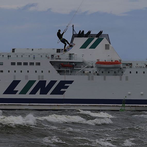 Gwiazdy kitesurfingu nad winoujsk pla