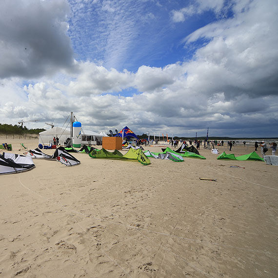 Gwiazdy kitesurfingu nad winoujsk pla