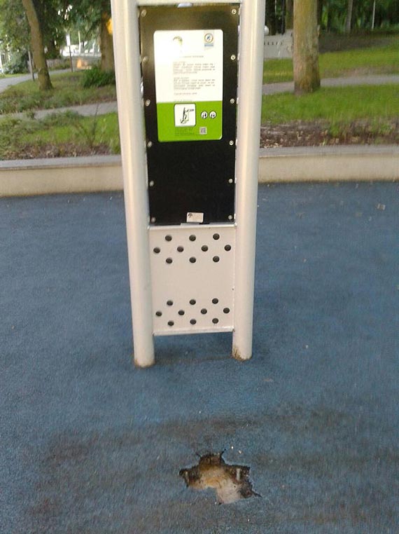 Urzdzenie do wicze w parku Chopina zepsute