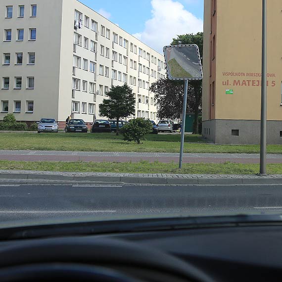Czytelniczka: Wiatr przestawi kt widzenia w lustrze. Czy kto w ogle si tym zajmie?