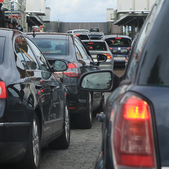 Czasoumilacze w kolejkach na promy? Stowarzyszenie zaprasza do dyskusji o mocie
