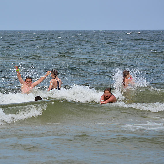 Poważne interwencje ratowników na plaży. Wezwano nawet pogotowie!