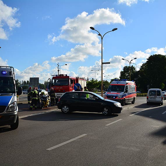  Motocyklista uderzy w rozpoczynajc manewr zawracania Toyot