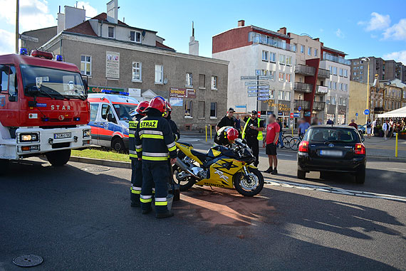  Motocyklista uderzy w rozpoczynajc manewr zawracania Toyot