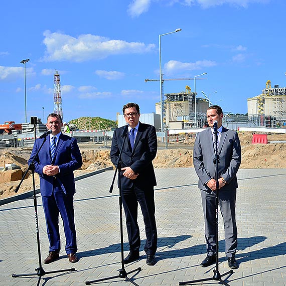 Budowa terminalu LNG bez opóźnień. Pierwszy gazowiec już w połowie 2015 roku
