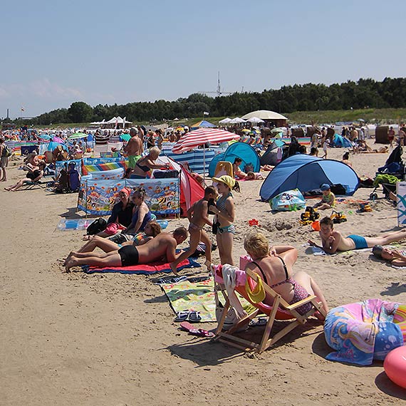 Ewa Tańska: Plaża nie zwalnia z myślenia i opieki nad dziećmi