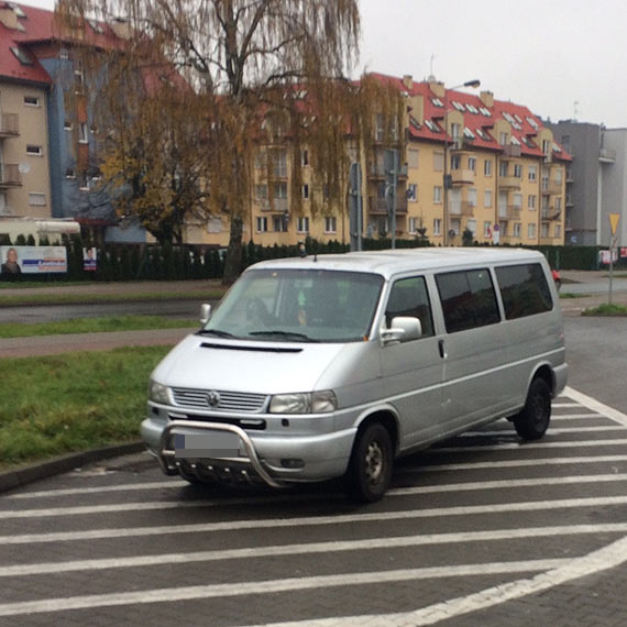 Peno miejsc wolnych, a i tak parkuj amic prawo