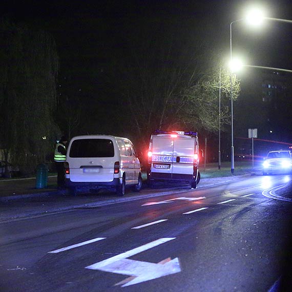 21- latek najpierw zajecha drog, a potem prysn kierowcy gazem w oczy