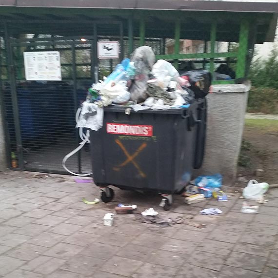 Wysypisko mieci czy osiedle?