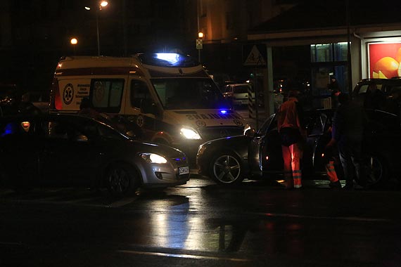 Na uku drogi zderzyy si dwa auta 