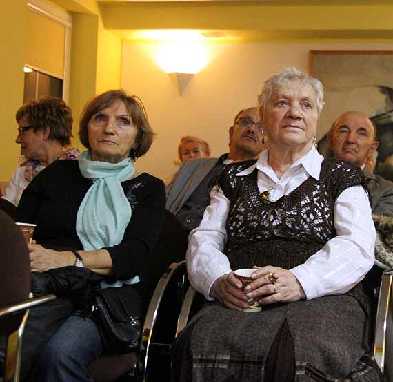 „Seniorze ufaj ostrożnie” policyjna debata społeczna to cenna inicjatywa