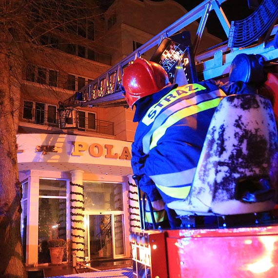 Poar w hotelu. Gocie najedli si strachu. Zobacz film!