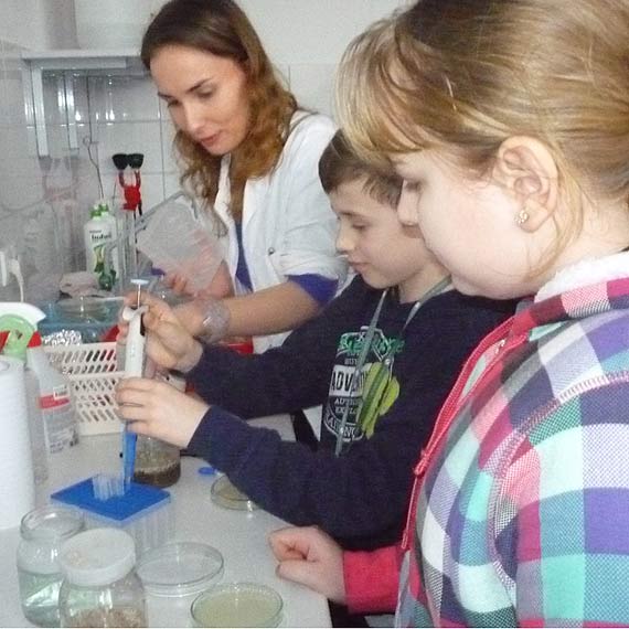 Uczniowie SP 1 i „Noc Biologów”