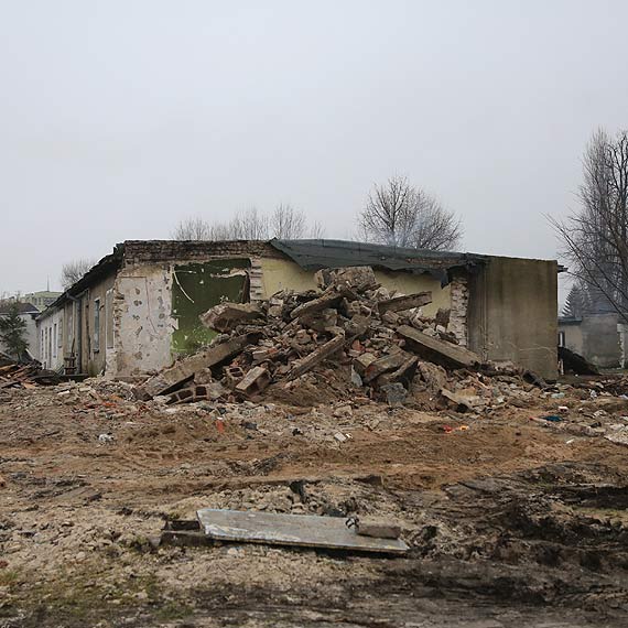 Zburzyli cz barakw przy Steyera. W pozostaych jeszcze mieszkaj