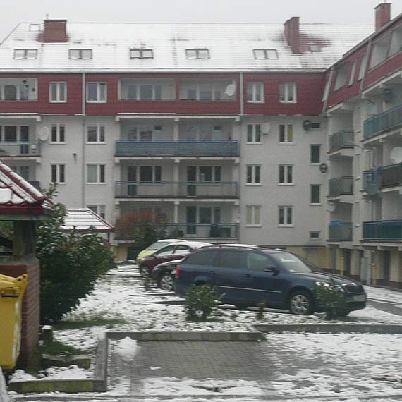 Czytelnik: Wandale nagminnie przebijaj opony w samochodach. Skd ta zawi ludzka? Skd ten jad?