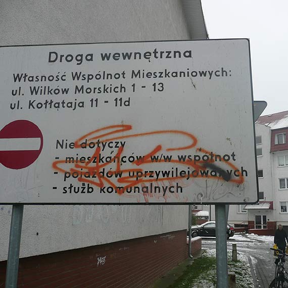Czytelnik: Wandale nagminnie przebijają opony w samochodach. Skąd ta zawiść ludzka? Skąd ten jad?