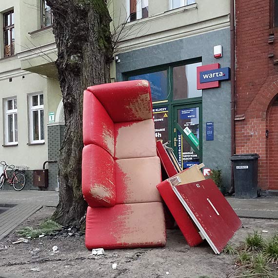 Zobacz, kiedy moesz wystawi meble na mietnik! 