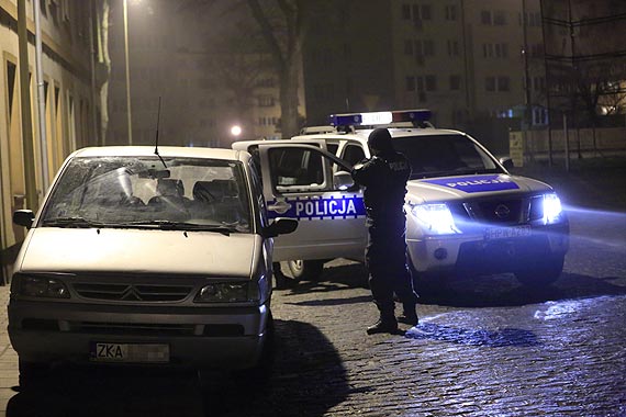 Pijany kierowca jedzi po winoujciu. W kocu wpad w rce policji! Zobacz film!