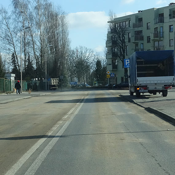 Wyciek oleju z ciarwki. Interweniowali straacy