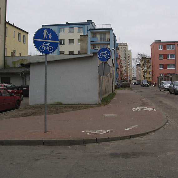 Policjanci prosz o kontakt uczestniczk zdarzenia na ciece dla rowerw