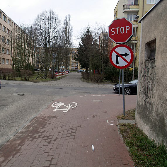 Policjanci prosz o kontakt uczestniczk zdarzenia na ciece dla rowerw