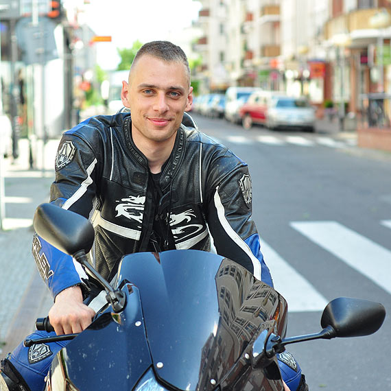 Adam Gutkowski: Motocykle to cae moje ycie. Poszukuje ludzi, ktrzy chc pomc mi si rozwija