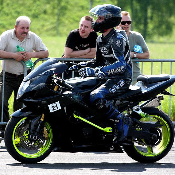 Adam Gutkowski: Motocykle to cae moje ycie. Poszukuje ludzi, ktrzy chc pomc mi si rozwija