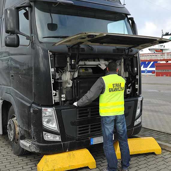 Kradzione cigniki volvo