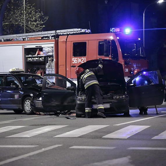 Wymusia pierwszestwo. Volkswagen uderzy w bok fiata