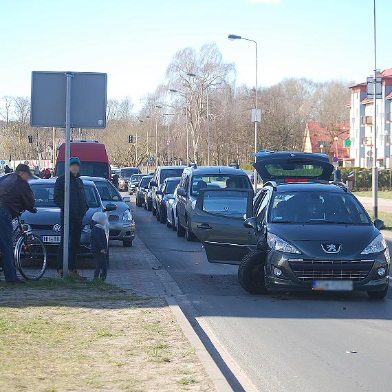 Gronie wygldajca kolizja na 11 Listopada