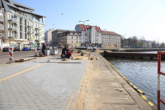 Chodnik na nabrzeu doczeka si remontu. Czy to ju pocztek budowy dugo oczekiwanego bulwaru?