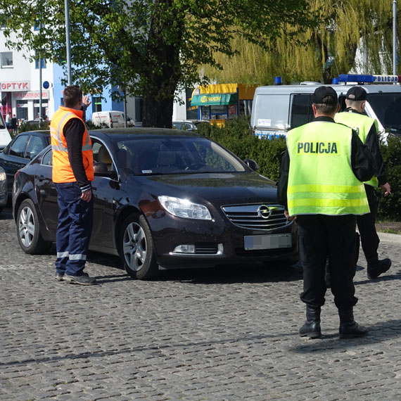 Turysta z Wrocawia wepchn si w kolejk na prom i nie chcia odpuci. Interweniowaa policja