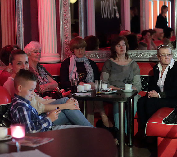 Poezja i muzyka na ywo w „Alibi”. Zobacz film!