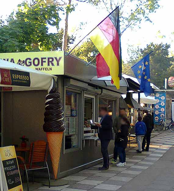 Czytelnik: Czy my ju nie mamy adnej godnoci narodowej?